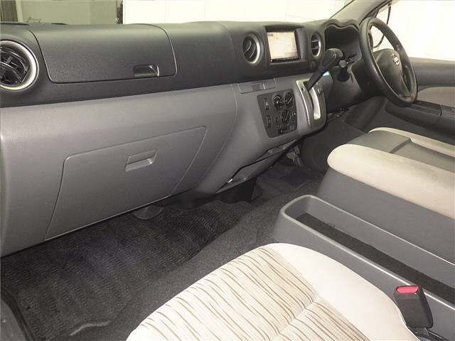 NISSAN CARAVAN BUS 2014