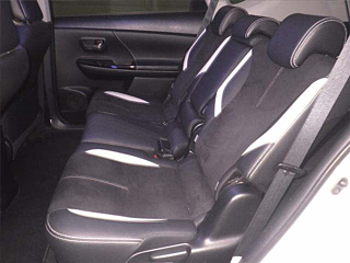 TOYOTA PRIUS ALPHA 2016