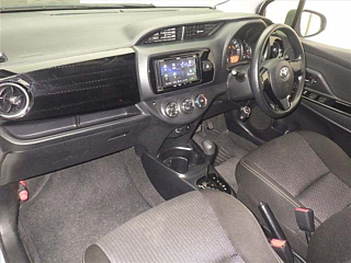 TOYOTA VITZ 2020
