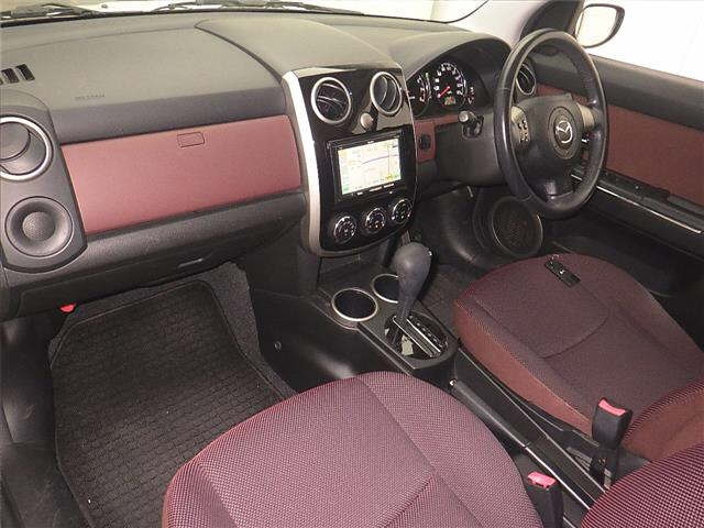 MAZDA VERISA 2010