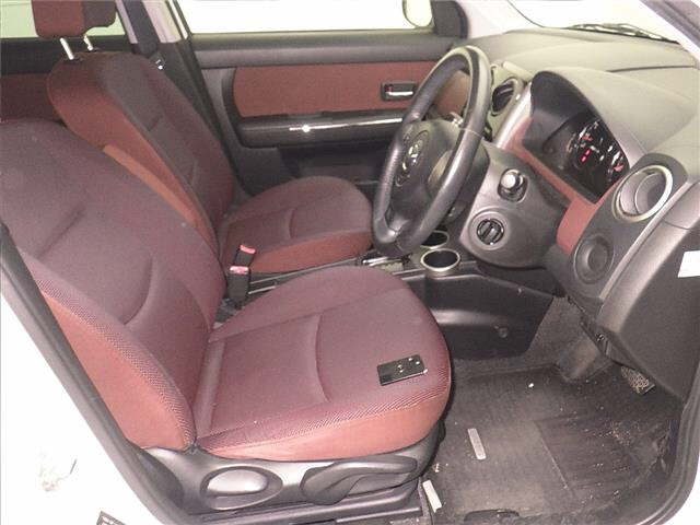 MAZDA VERISA 2010