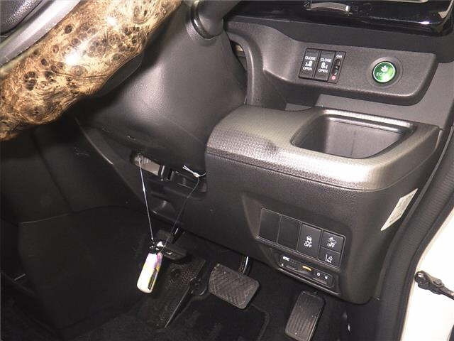 HONDA STEP WAGON 2016