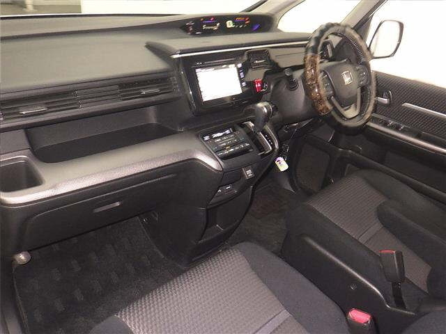 HONDA STEP WAGON 2016