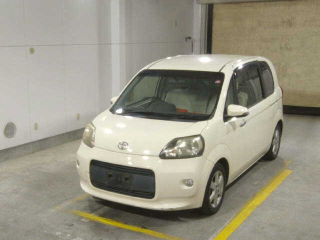 TOYOTA PORTE 2012