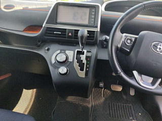 TOYOTA SIENTA 2015