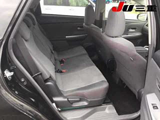 TOYOTA PRIUS ALPHA 2011