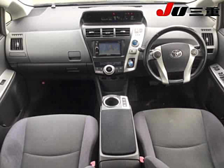 TOYOTA PRIUS ALPHA 2011
