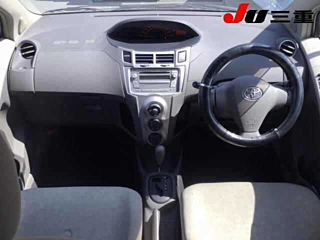 TOYOTA VITZ 2009