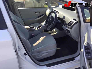 TOYOTA PRIUS 2011
