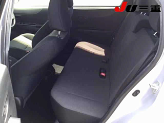 TOYOTA VITZ 2013