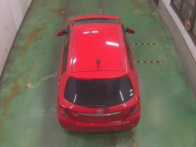 TOYOTA VITZ 2012