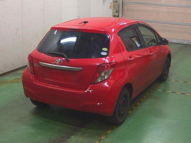 TOYOTA VITZ 2012