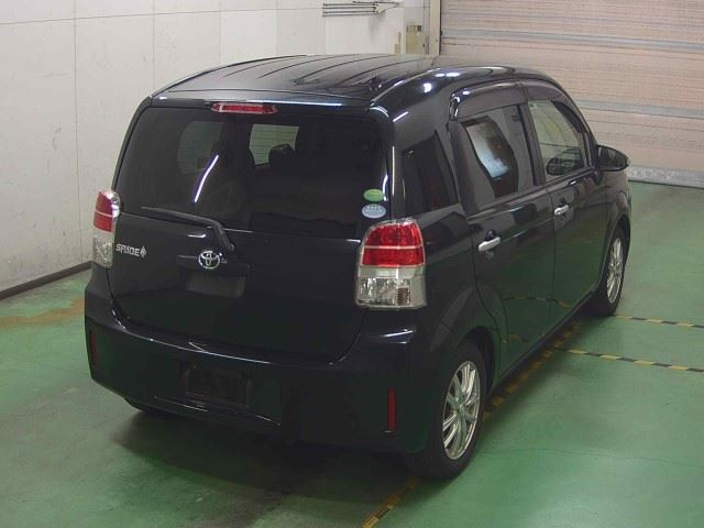 TOYOTA SPADE 2013