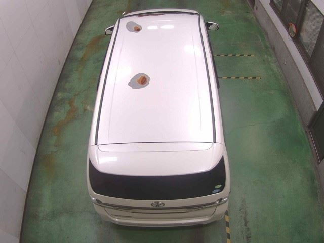 TOYOTA VELLFIRE 2012
