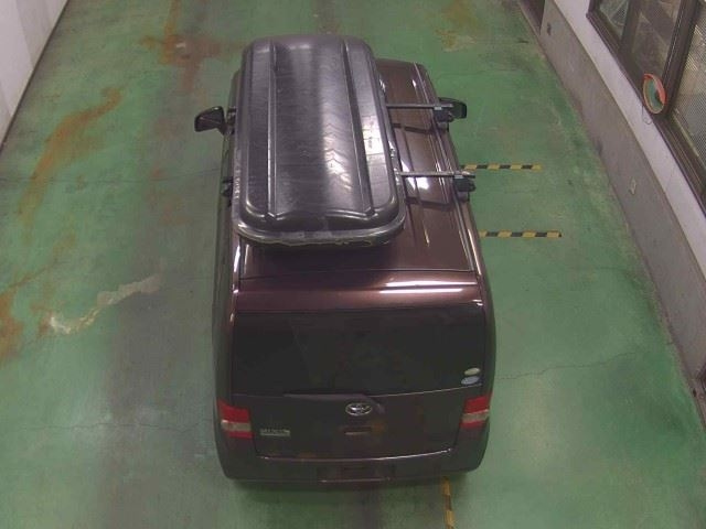 TOYOTA PIXIS SPACE 2011