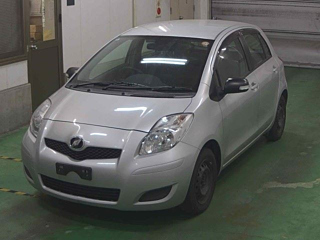 TOYOTA VITZ 2010