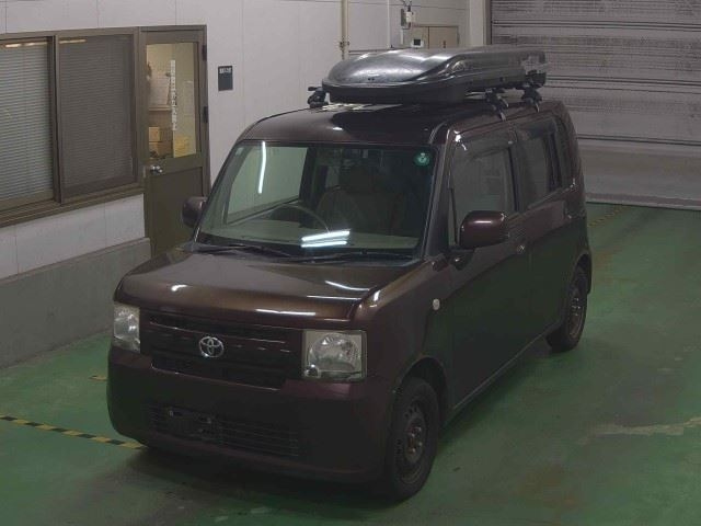 TOYOTA PIXIS SPACE 2011