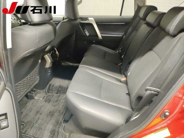 TOYOTA LAND CRUISER PRADO 2019