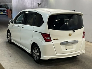 HONDA FREED 2011