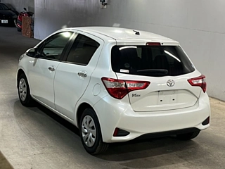 TOYOTA VITZ 2019