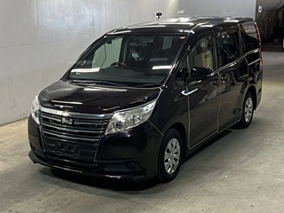 TOYOTA NOAH 2014