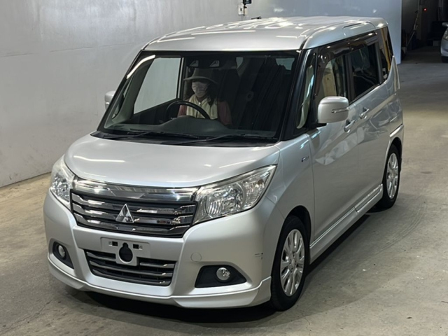 MITSUBISHI DELICA D2 2018