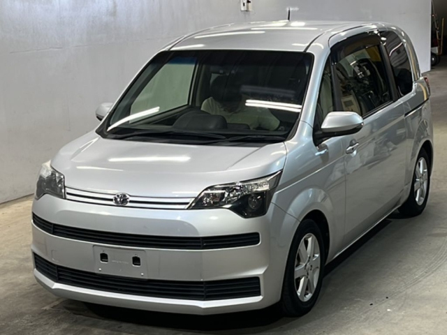 TOYOTA SPADE 2016