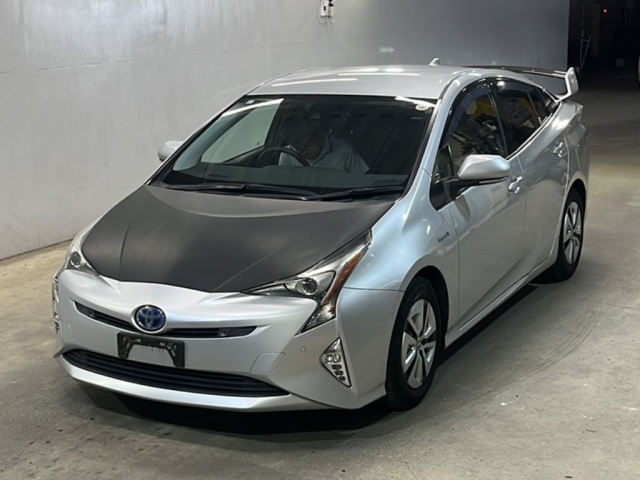 TOYOTA PRIUS 2017