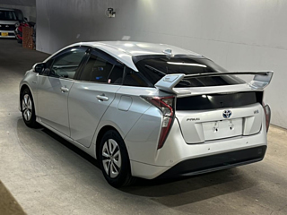 TOYOTA PRIUS 2017