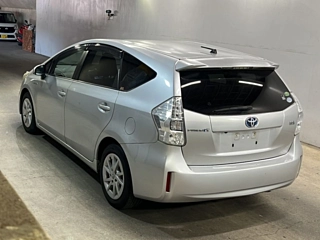 TOYOTA PRIUS ALPHA 2013