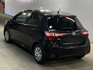 TOYOTA VITZ 2018