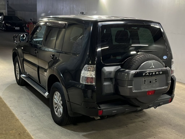 MITSUBISHI PAJERO 2014