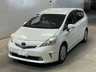 TOYOTA PRIUS ALPHA 2014