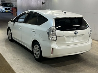 TOYOTA PRIUS ALPHA 2014