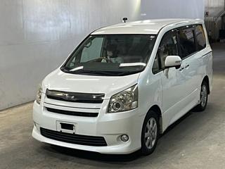 TOYOTA NOAH 2008