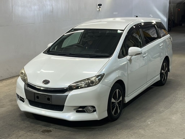 TOYOTA WISH 2013