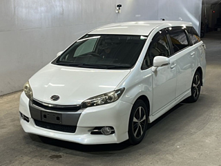 TOYOTA WISH 2013