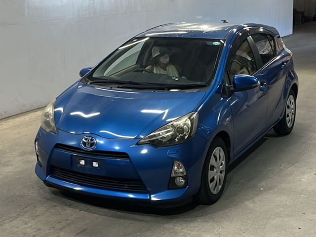 TOYOTA AQUA 2012