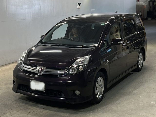 TOYOTA ISIS 2013