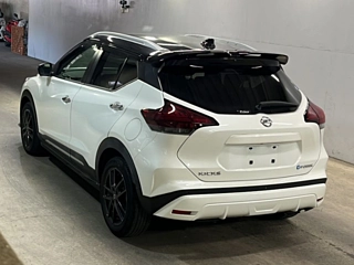 NISSAN KIX 2020