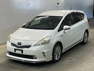 TOYOTA PRIUS ALPHA 2012