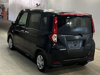 TOYOTA ROOMY 2022