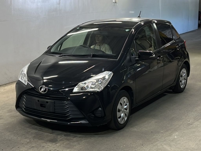 TOYOTA VITZ 2018