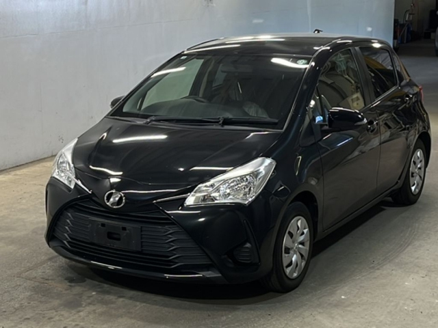 TOYOTA VITZ 2018