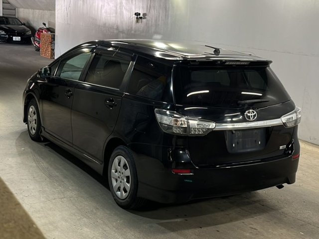 TOYOTA WISH 2012