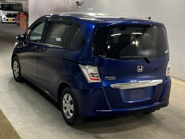 HONDA FREED 2013