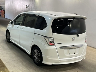 HONDA FREED 2013