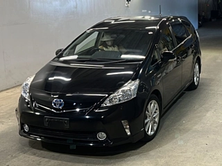 TOYOTA PRIUS ALPHA 2012