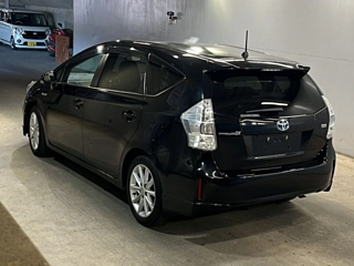 TOYOTA PRIUS ALPHA 2012