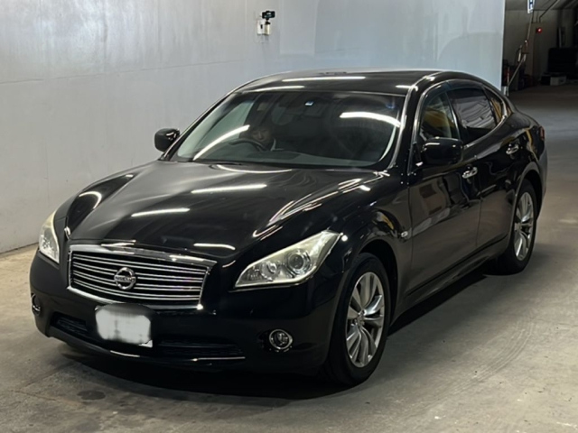 NISSAN FUGA 2013